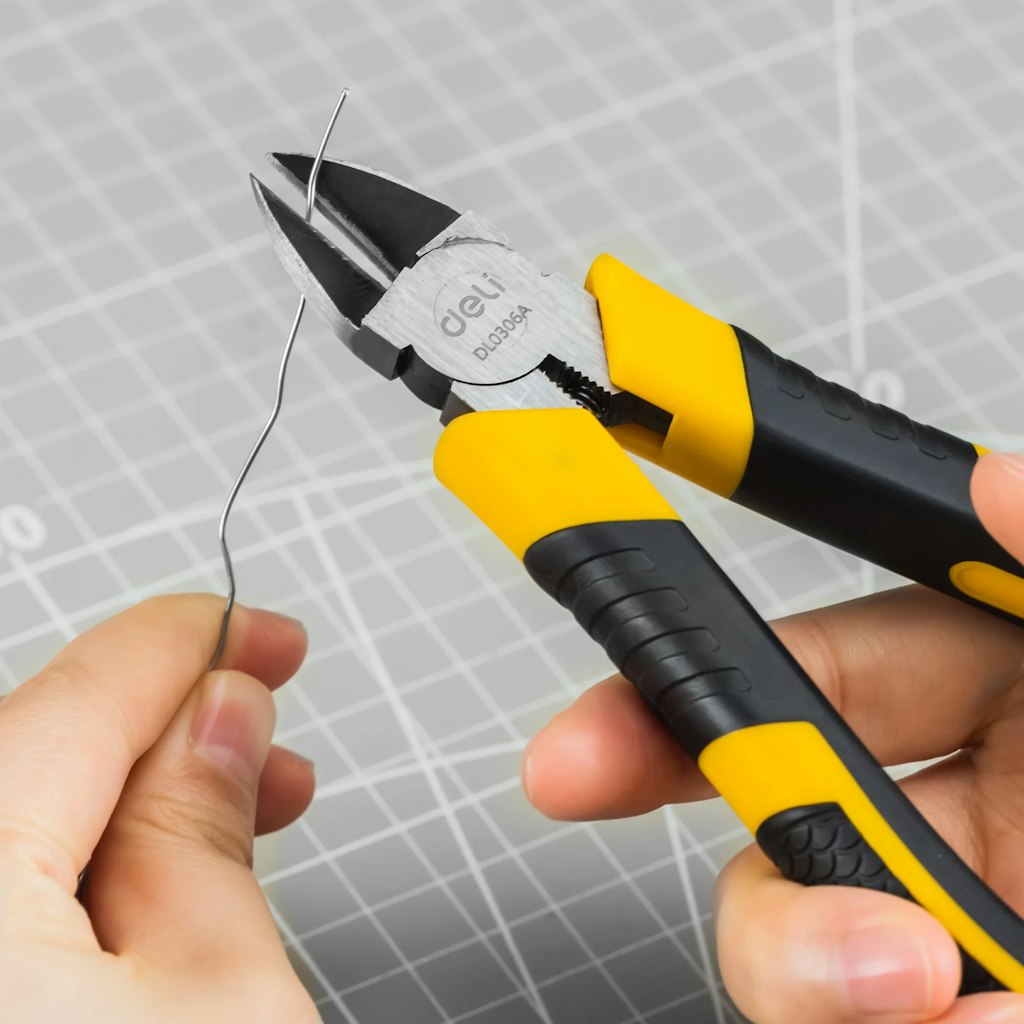 Deli 6" Heavy Duty Wire Cutters: $7.99