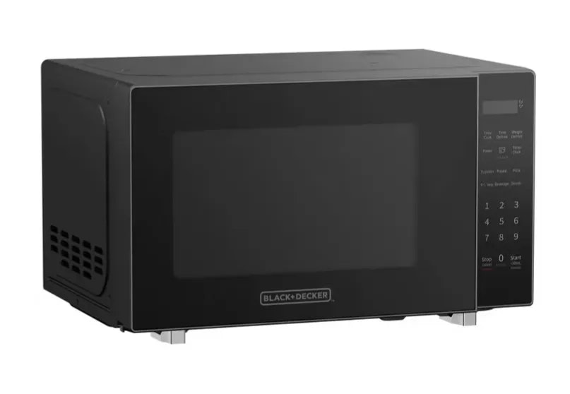 Black+Decker Black + Decker 0.7-Cu. Ft. 700W Microwave Oven: $38 in cart