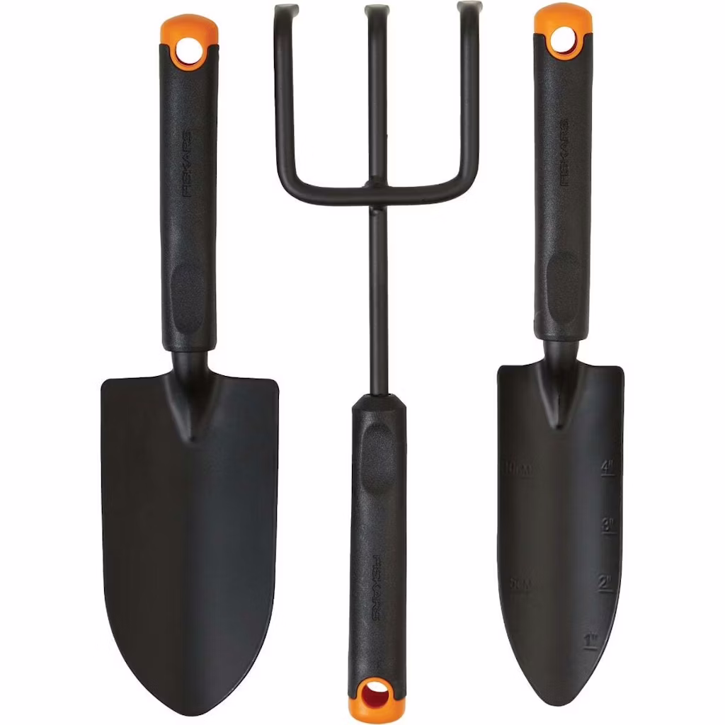 Fiskars 3-Piece Garden Tool Set: $10