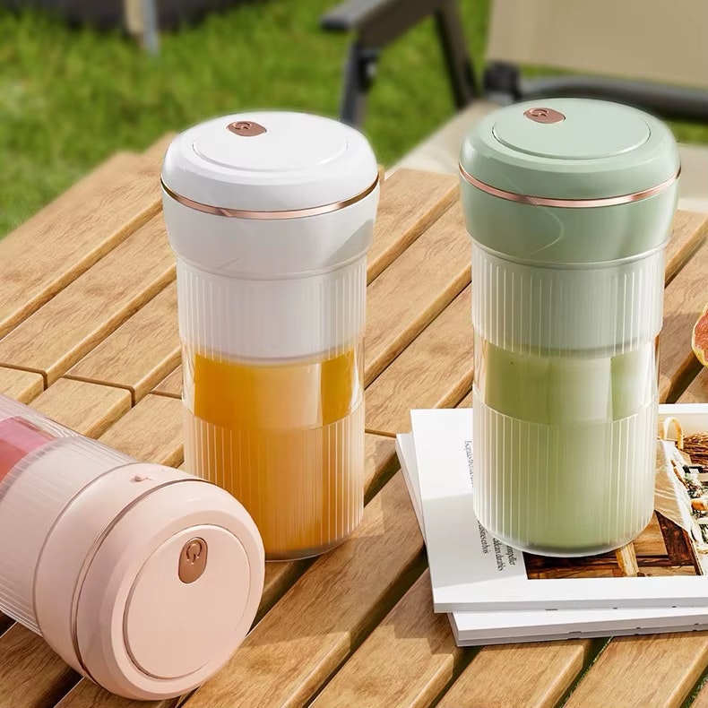 USB-Rechargeable Blender Cup : $4.16