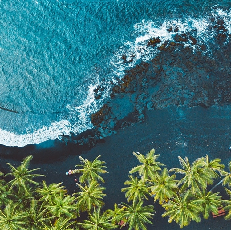 Business and First Class Airfare to Hawaii at SkyLux Travel: Round-trip from $1,255
