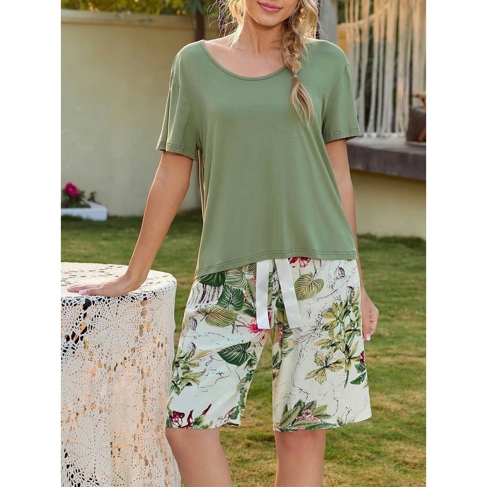 Loritta Women's 2-Piece Pajama Set: $14.69