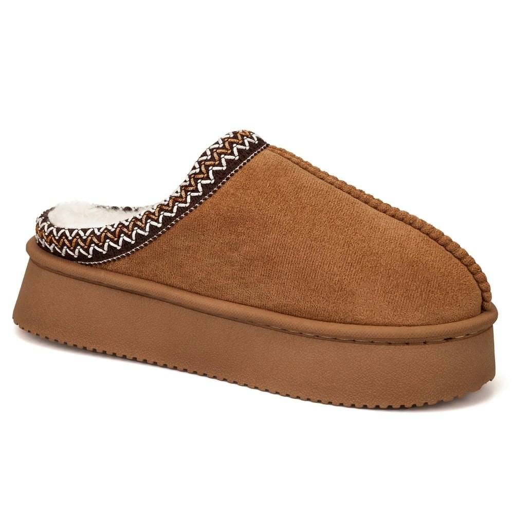 Beranmey Thick-Soled Fuzzy Platform Slippers: $14.19