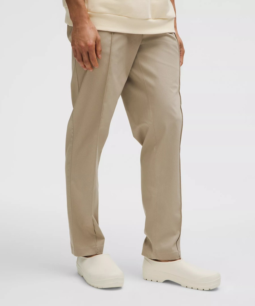 lululemon Men's Cotton Twill Pintuck Pull-On Pant: $59