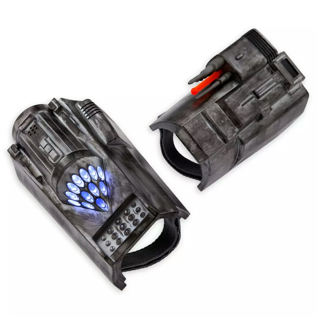 Star Wars: The Mandalorian Gauntlet Set: $10.98