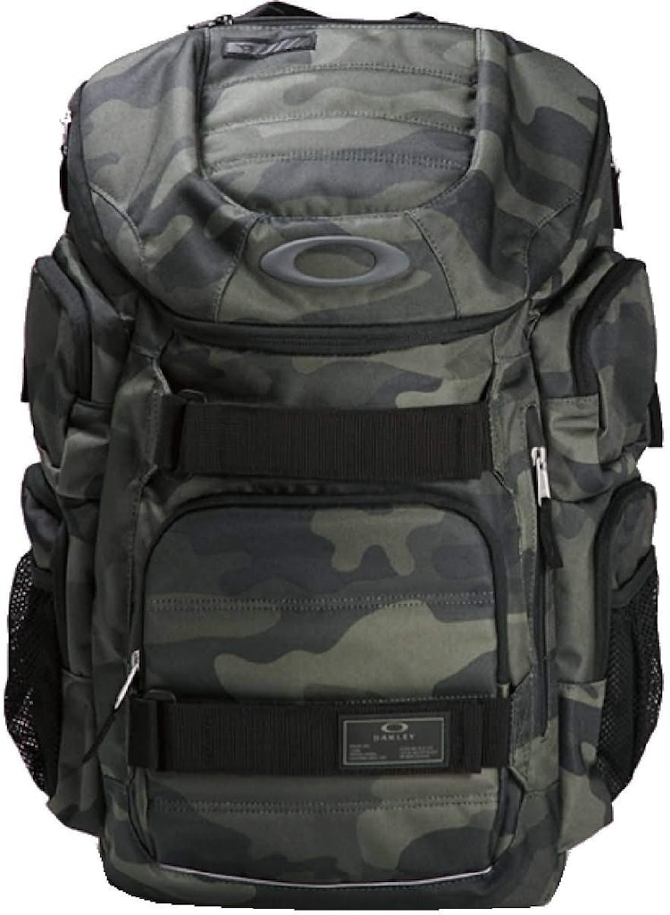 Oakley Men's Enduro 2.0 30L Backpack: $50