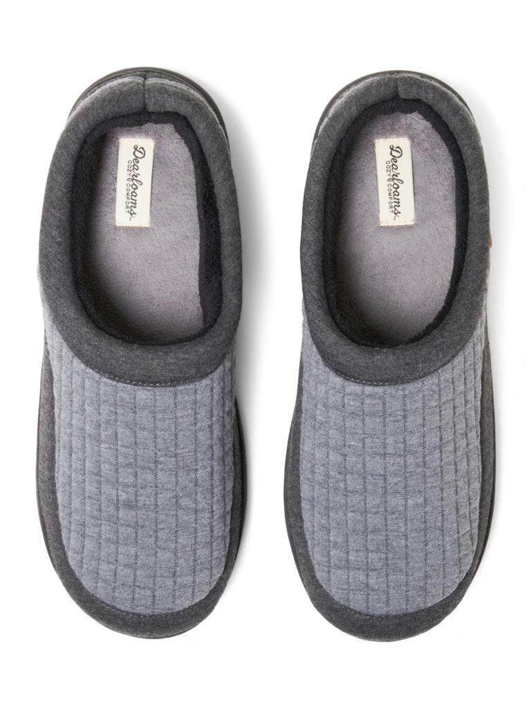 Dearfoams Men's Cozy Comfort Lounge Clog Slippers: $9.99
