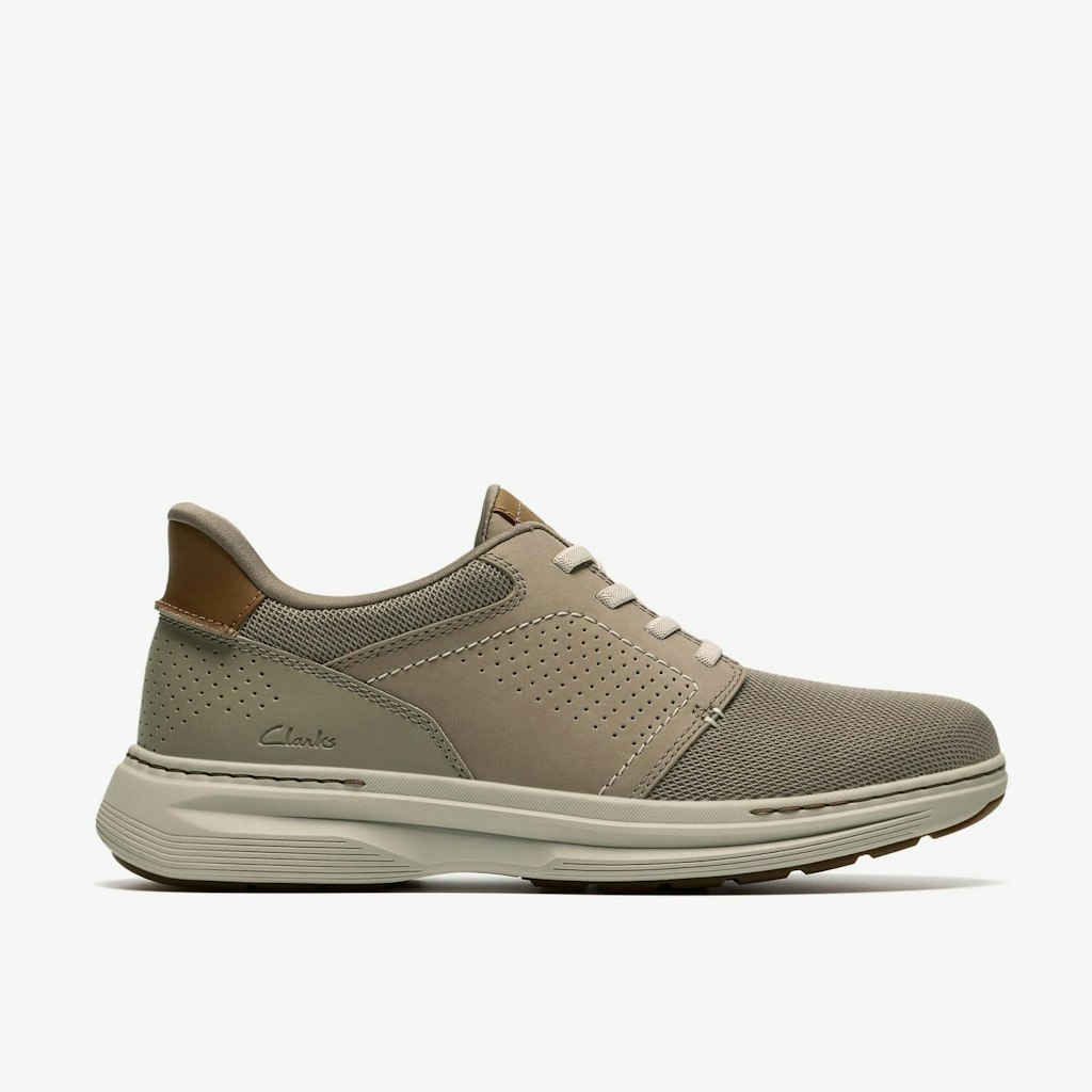 Clarks Flash Sale: 25% off in-cart