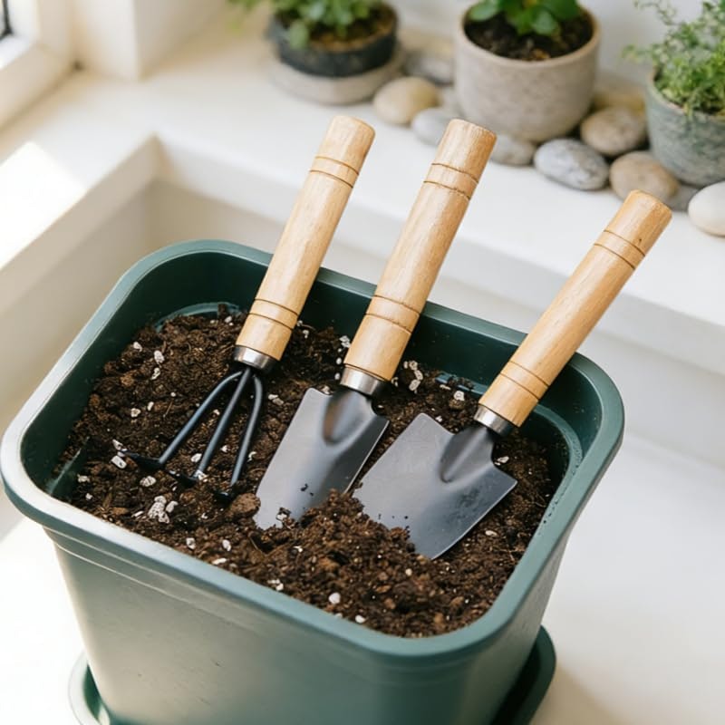 3-Piece Small Garden Tool Set: $2.98