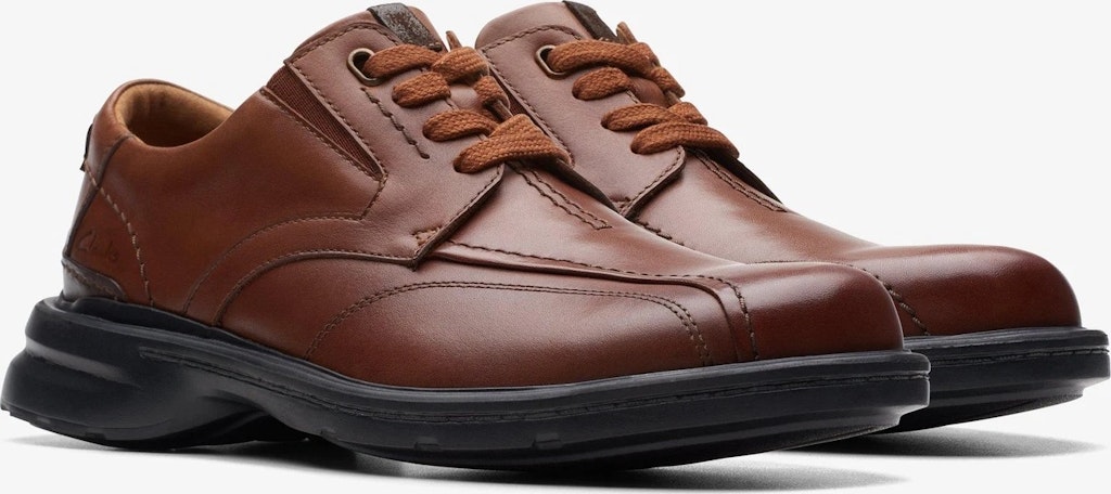 Clarks Footwear Deals at eBay: Up to 63% off