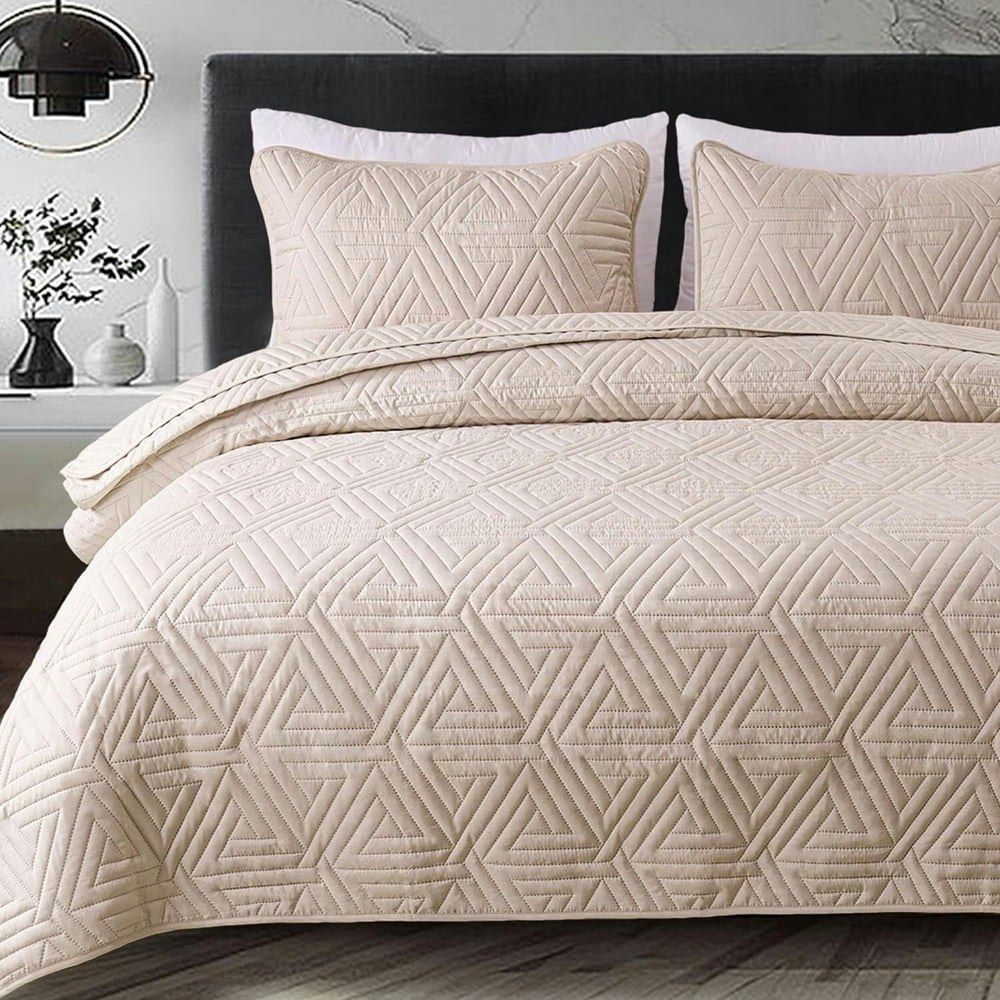 Whale Flotilla Queen Quilt Set 3-Piece: $25.79