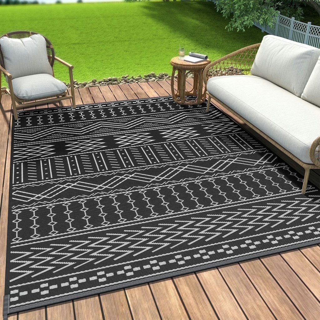 5x8-Foot Reversible Waterproof Outdoor Rug: $16