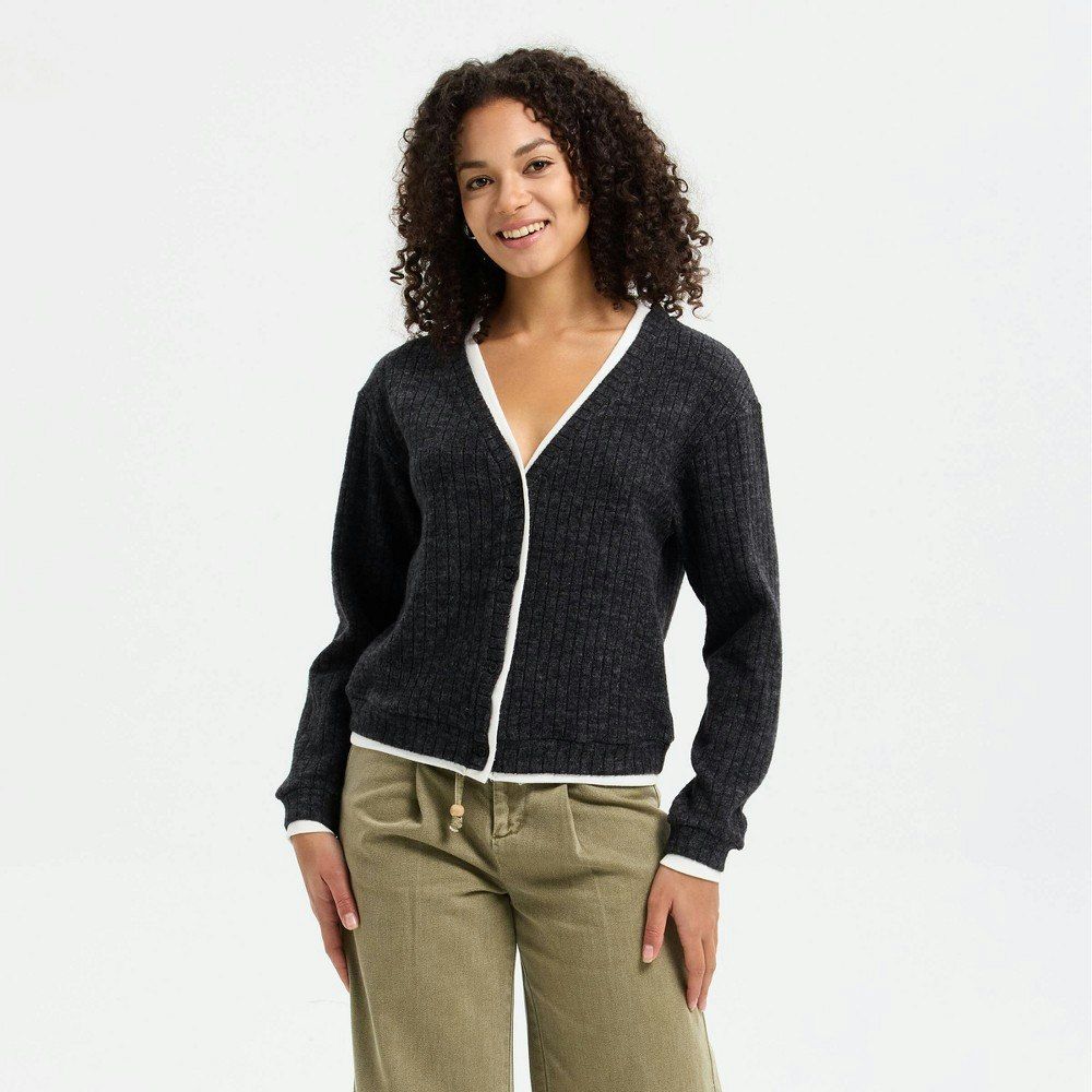 Universal Thread Women's Long Sleeve V-Neck Cardigan Sweater: $45
