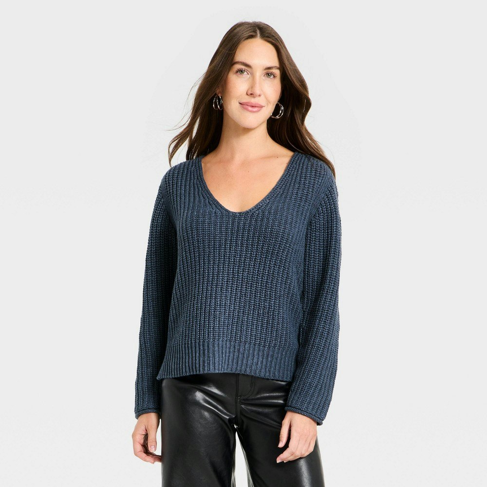 Universal Thread Women's Wide V-Neck Pullover Sweater: $17.50 Universal Thread Women's Wide V-Neck Pullover Sweater: $17.50