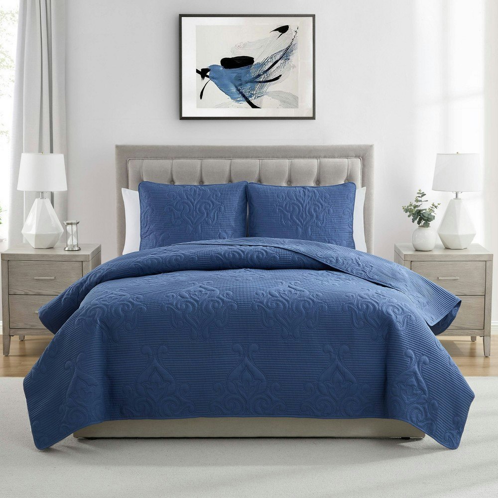 VCNY Solomun Pinsonic Full/Queen Quilt Set: $39.99