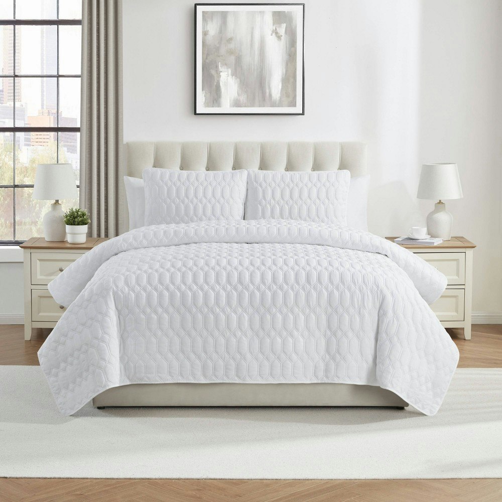 VCNY Full/Queen Diamond Pinsonic Quilt Set 3-Piece: $31.99