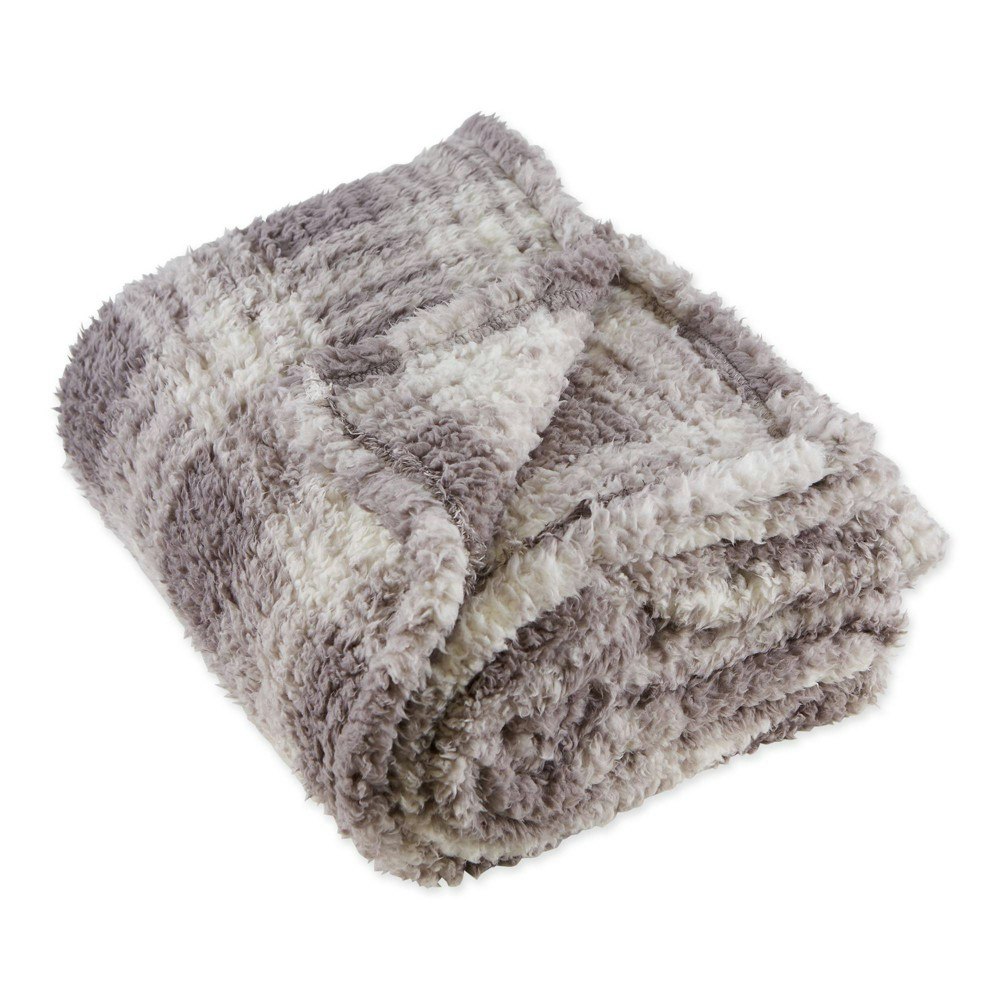 Design Imports 50"x60" Farmhouse Plaid Plush Throw Blanket: $20.99