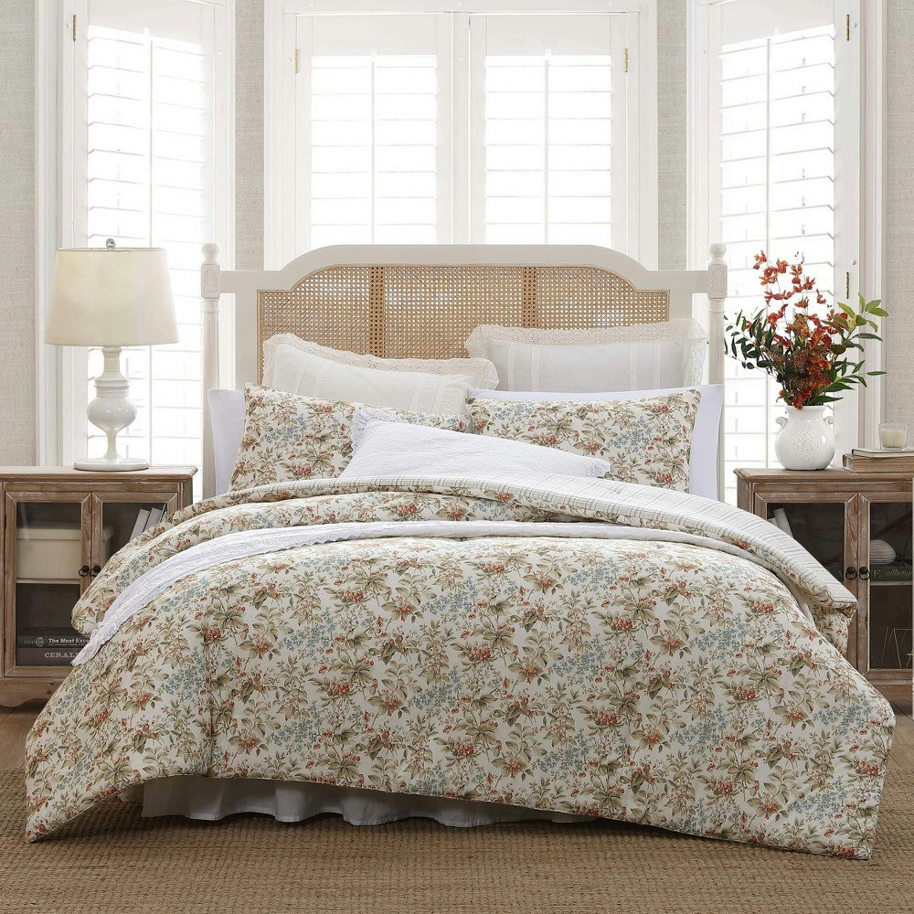 Laura Ashley 3-Piece Bramble Floral Comforter Set: $103.99