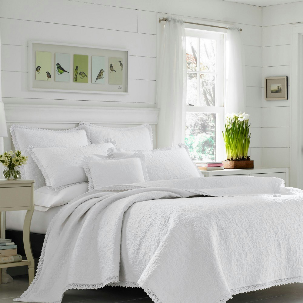 Laura Ashley Heirloom Full/Queen Crochet Quilt Set: $119.99