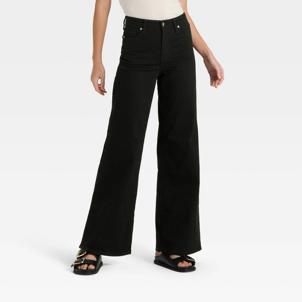 Universal Thread Women's High-Rise Wide Leg Jeans: $28