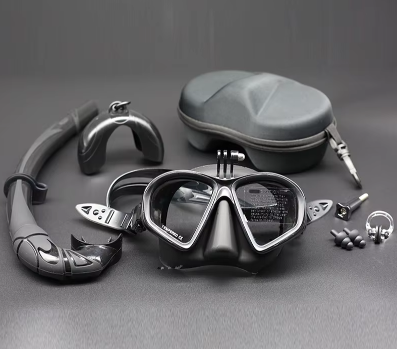 Wet Low Volume Diving Mask: $13
