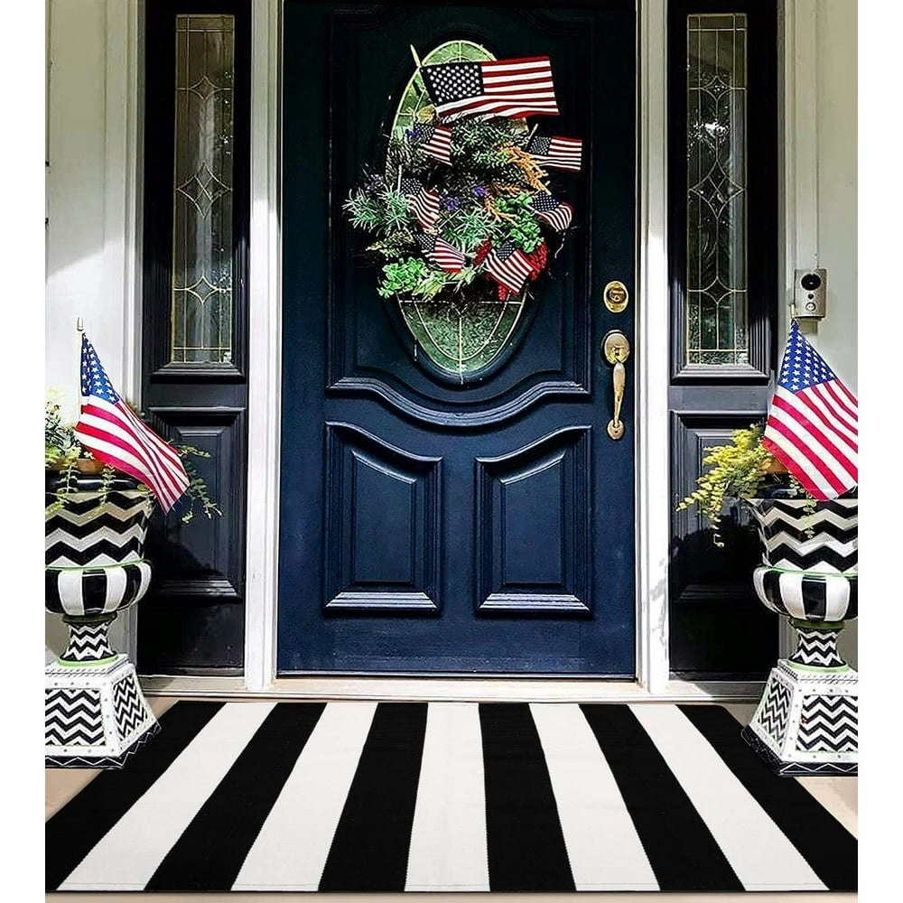 iOhouze 2.3' x 3.6' Striped Outdoor Rug: $19.99 iOhouze 2.3' x 3.6' Striped Outdoor Rug: $19.99