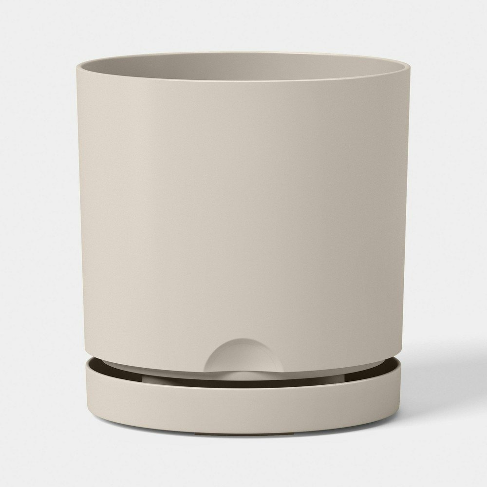 Room Essentials 8-inch Recycled Resin Planter: $8