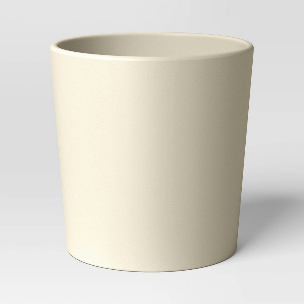 Threshold 6.4-inch Plastic Planter Pot: $5
