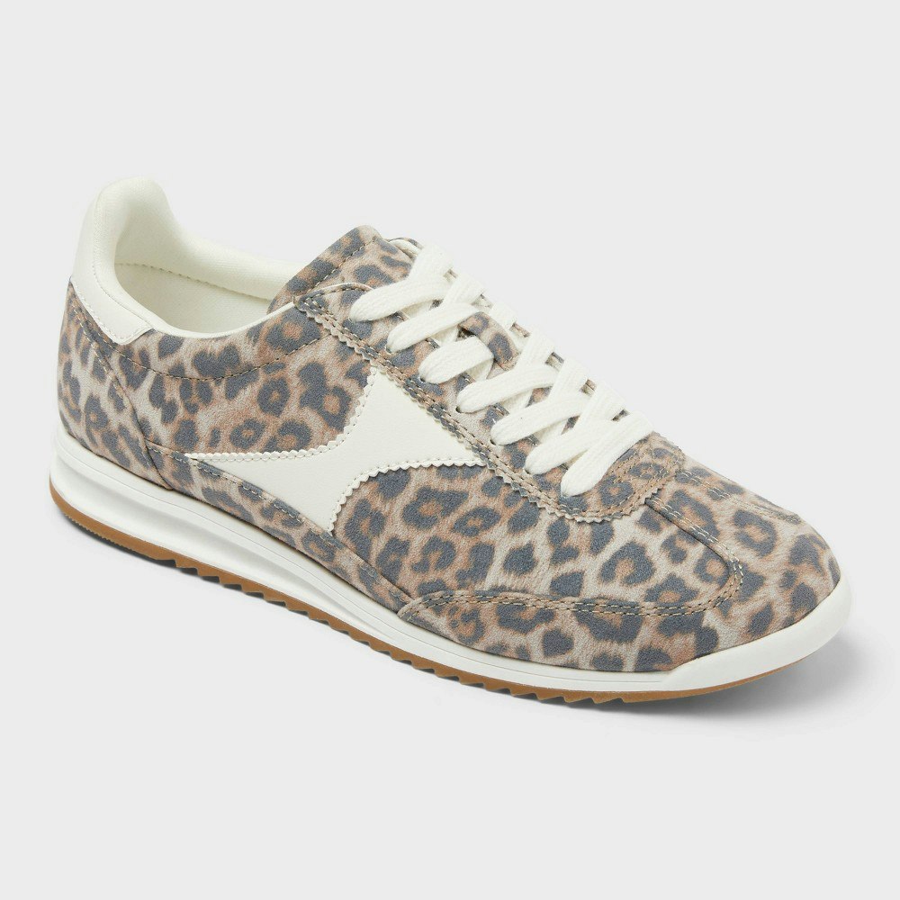 Universal Thread Women’s Skyler Memory Foam Sneakers: $35