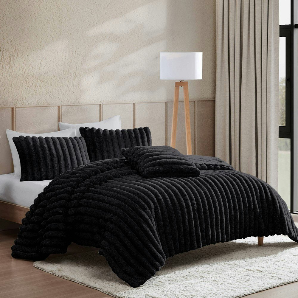 Riverbrook Home 4-Piece Everett Channel King Comforter Set: $154.99