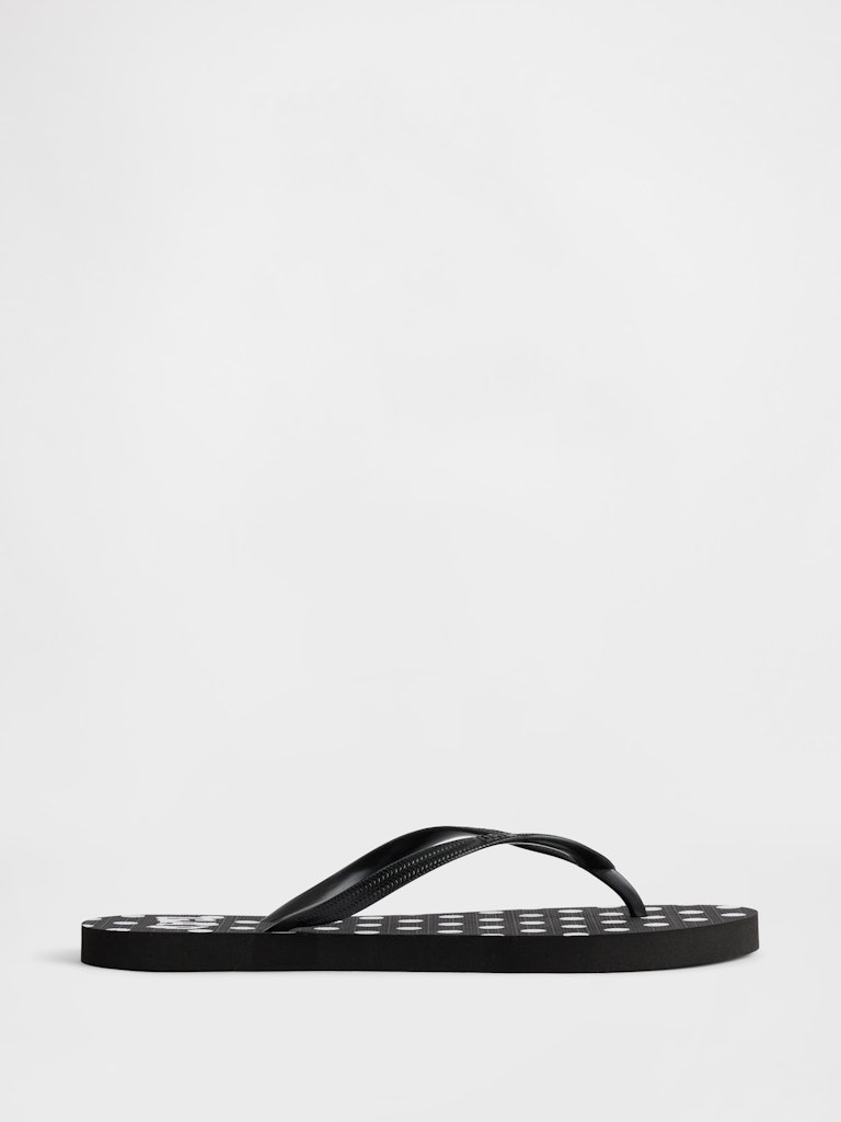 Gap Logo Flip Flops: $4.49