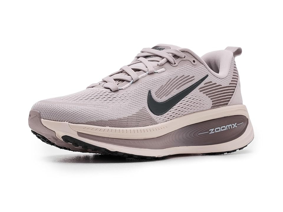 Nike Women's Vomero 18 Shoes: $155