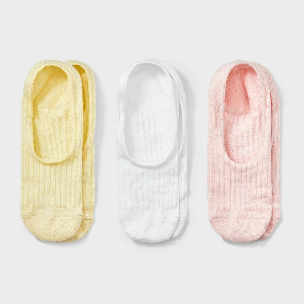 Women's Textured Rib Socks: $8