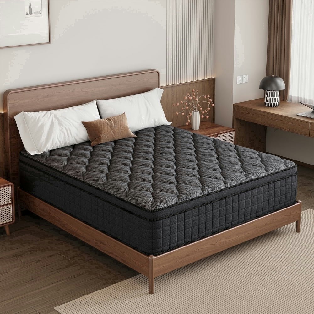Gunugu 12-inch Queen Hybrid Mattress: $171