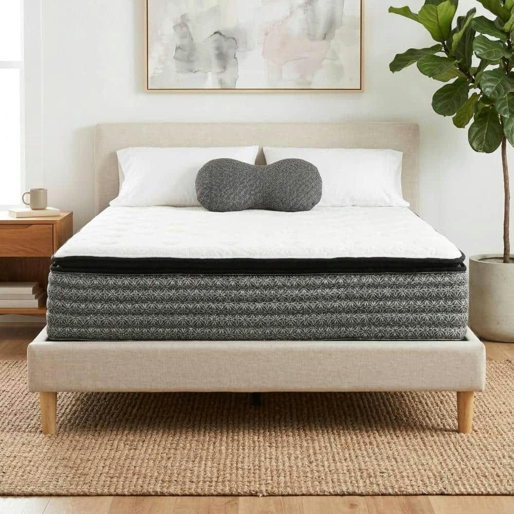 Royale Queen 14-inch Memory Foam Hybrid Mattress: $455.71