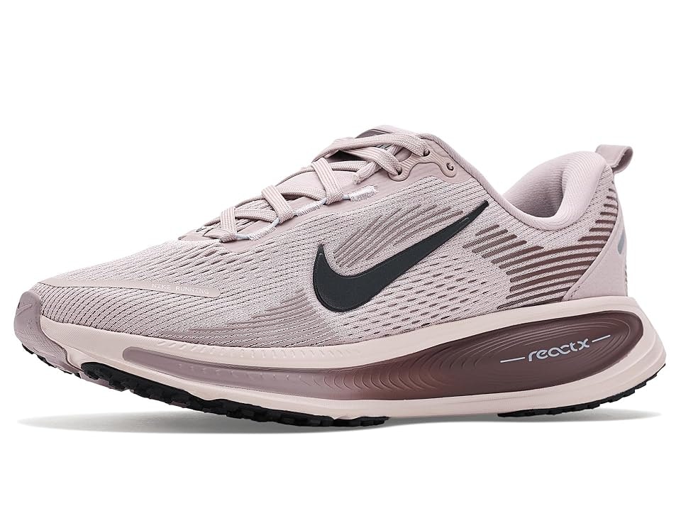 Nike Kids Vomero 18 Running Shoes 5.5 Big Kid: $85.40