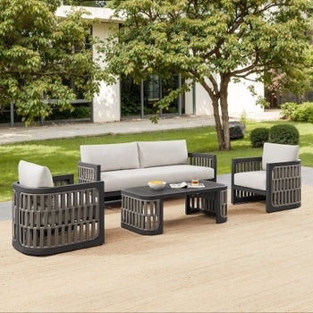 Henredon Cheval 4-Piece Outdoor Patio Seating Set: $1,000 Henredon Cheval 4-Piece Outdoor Patio Seating Set: $1,000