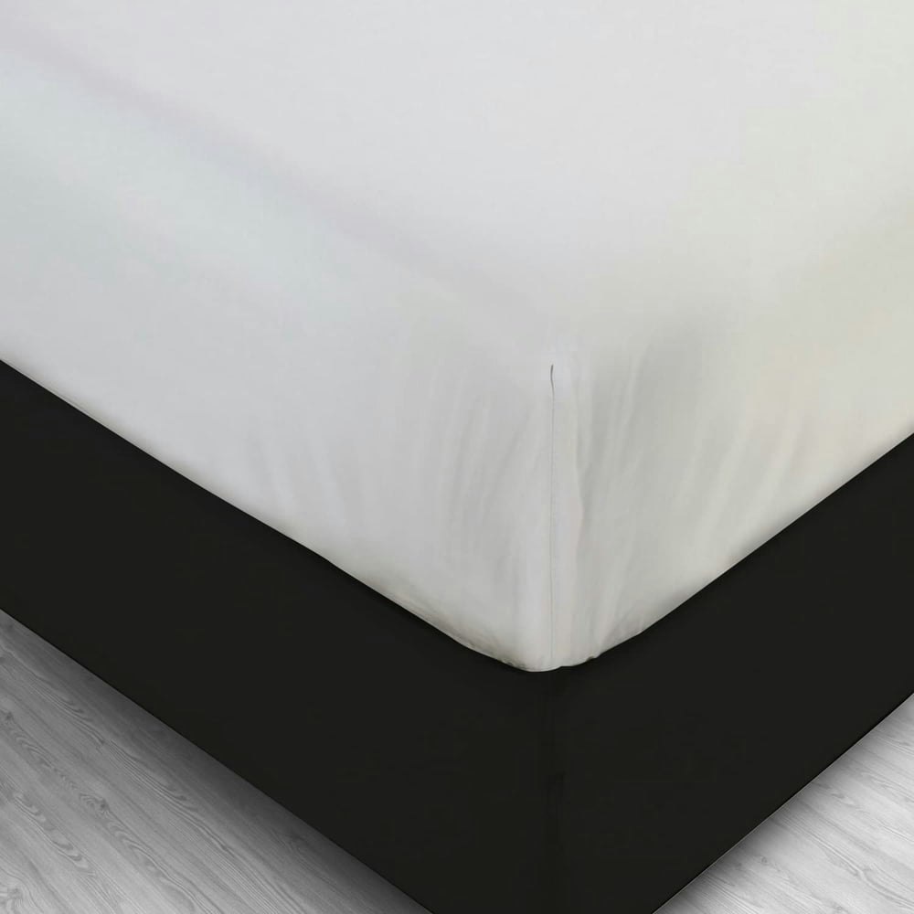 Blissford Waterproof Twin XL Mattress Protector: $17.99