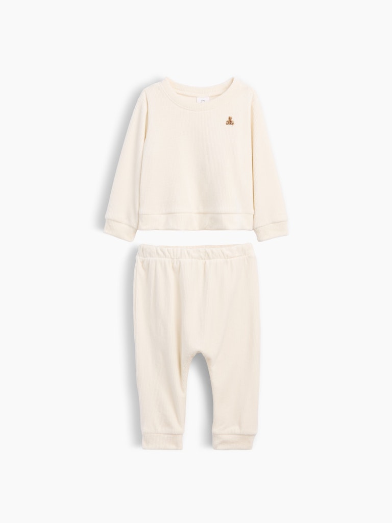 Baby Brannan Bear Ribbed Two-Piece Outfit Set: $22.49