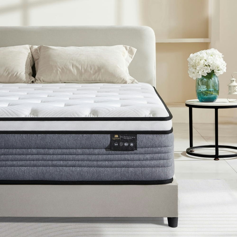 Giovanly 12-inch Queen Hybrid Mattress: $169.99