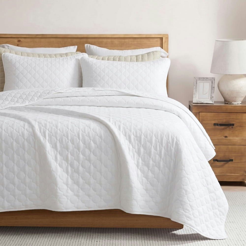 BDEUS Full/Queen Cloud Quilt Set: $24.29 BDEUS Full/Queen Cloud Quilt Set: $24.29