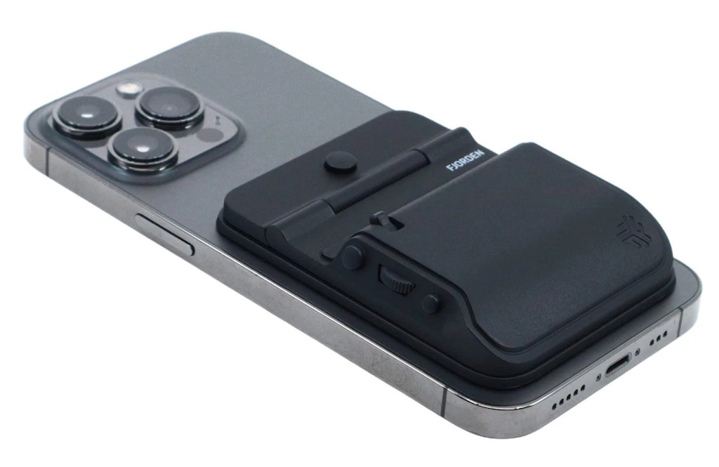 Open-box Fjorden Basic Bundle Camera Grip for iPhone: $18 Open-box Fjorden Basic Bundle Camera Grip for iPhone: $18