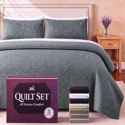 Sleephoria Queen 3-Piece Quilt Bedding Set: $31.44 Sleephoria Queen 3-Piece Quilt Bedding Set: $31.44