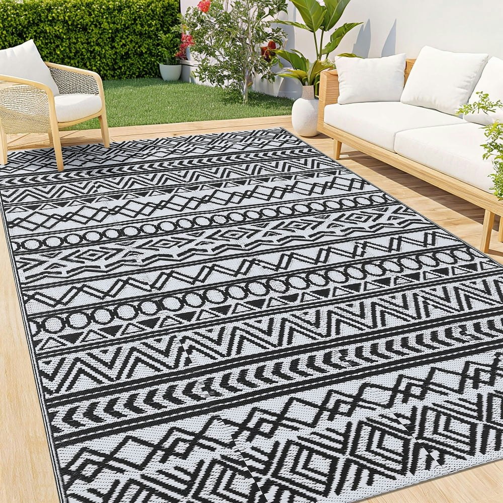 Smiry 5x8 Waterproof Plastic Straw Outdoor Rug: $19.89