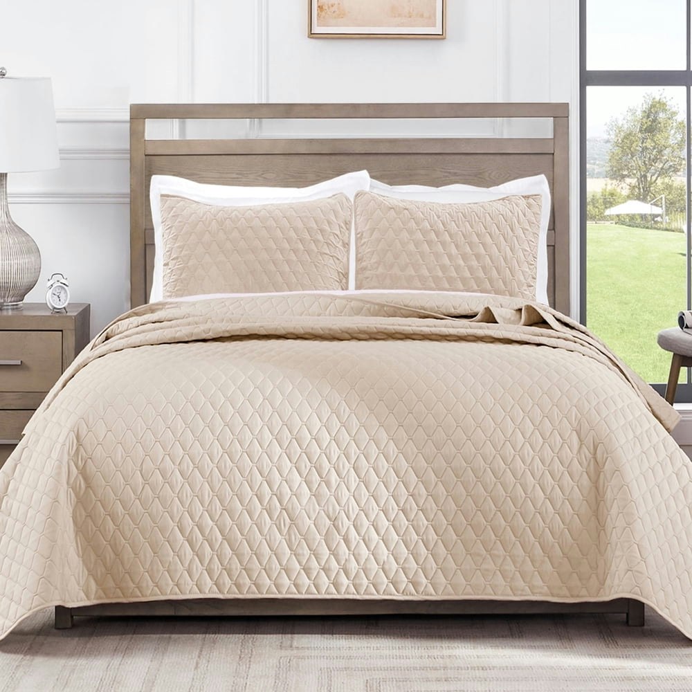 Exclusivo Mezcla King 3-Piece Quilt Set: $29.69 Exclusivo Mezcla King 3-Piece Quilt Set: $29.69
