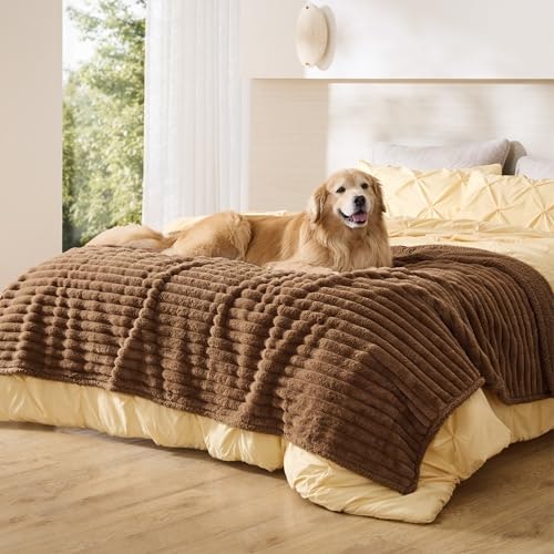 Bedsure ComfyFleece 60"x80" Waterproof Blanket: $33.99