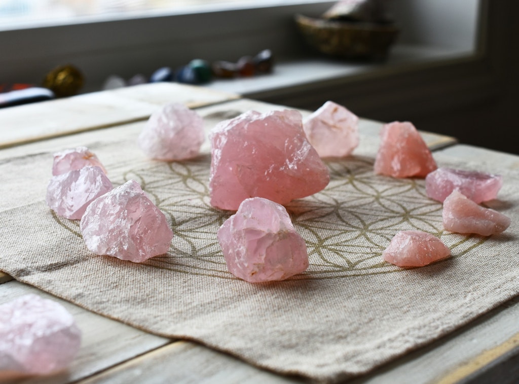Crystals & Natural Stones on eBay Live: Deals from $1