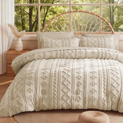 MR&HM Queen 7-Piece Tufted Boho Comforter Set: $67.14