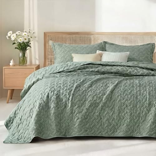 Bedsure Twin Quilt Comforter Set: $33.98 Bedsure Twin Quilt Comforter Set: $33.98
