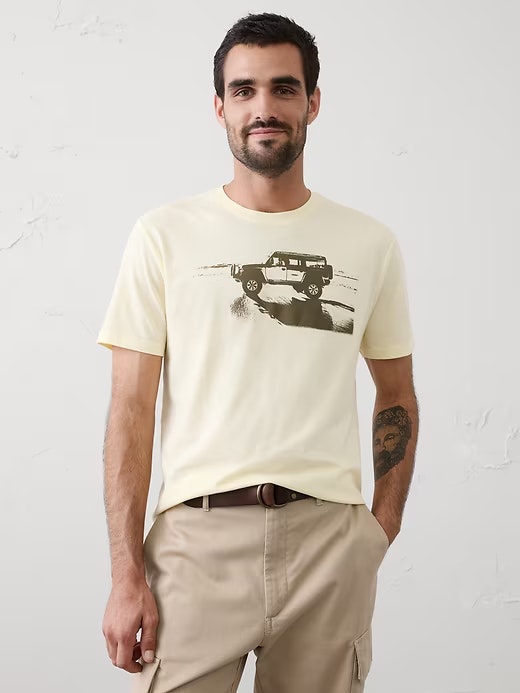 Banana Republic Factory Men's Graphic T-Shirt: $12